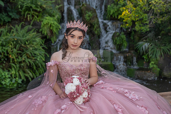 Clarissa Quezada quinceanera photo session at Los Angeles County Arboretum & Botanic Garden in Arcadia Ca. Photos, video by Gustavo Villarreal Photography, 323-633-8283, www.gvphotoandvideo.com