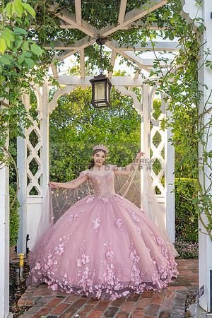Clarissa Quezada quinceanera photo session at Los Angeles County Arboretum & Botanic Garden in Arcadia Ca. Photos, video by Gustavo Villarreal Photography, 323-633-8283, www.gvphotoandvideo.com