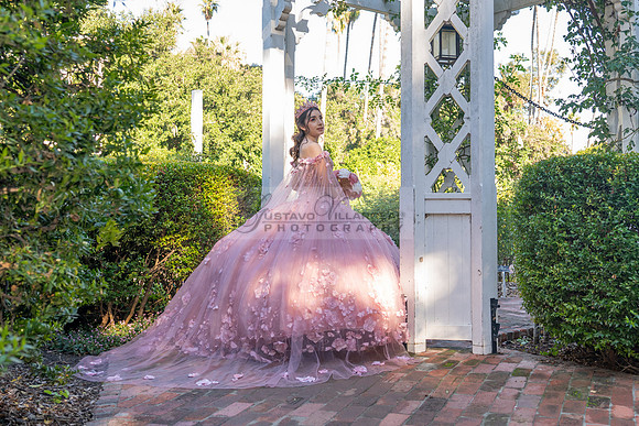 Clarissa Quezada quinceanera photo session at Los Angeles County Arboretum & Botanic Garden in Arcadia Ca. Photos, video by Gustavo Villarreal Photography, 323-633-8283, www.gvphotoandvideo.com