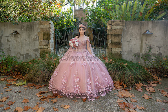 Clarissa Quezada quinceanera photo session at Los Angeles County Arboretum & Botanic Garden in Arcadia Ca. Photos, video by Gustavo Villarreal Photography, 323-633-8283, www.gvphotoandvideo.com