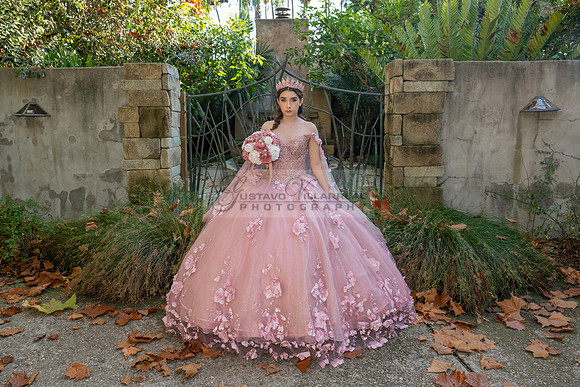 Clarissa Quezada quinceanera photo session at Los Angeles County Arboretum & Botanic Garden in Arcadia Ca. Photos, video by Gustavo Villarreal Photography, 323-633-8283, www.gvphotoandvideo.com