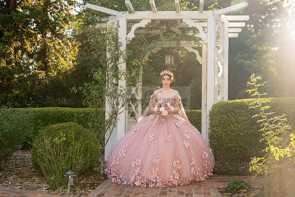 Clarissa Quezada quinceanera photo session at Los Angeles County Arboretum & Botanic Garden in Arcadia Ca. Photos, video by Gustavo Villarreal Photography, 323-633-8283, www.gvphotoandvideo.com