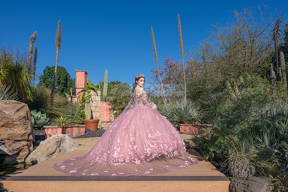 Clarissa Quezada quinceanera photo session at Los Angeles County Arboretum & Botanic Garden in Arcadia Ca. Photos, video by Gustavo Villarreal Photography, 323-633-8283, www.gvphotoandvideo.com