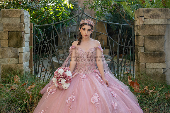 Clarissa Quezada quinceanera photo session at Los Angeles County Arboretum & Botanic Garden in Arcadia Ca. Photos, video by Gustavo Villarreal Photography, 323-633-8283, www.gvphotoandvideo.com