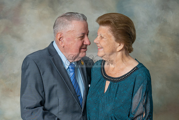 Barbara and Ron family portrait in Whittier Ca. 323-633-8283, ww