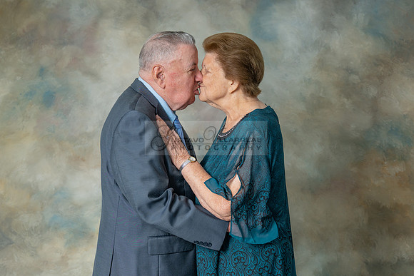 Barbara and Ron family portrait in Whittier Ca. 323-633-8283, ww