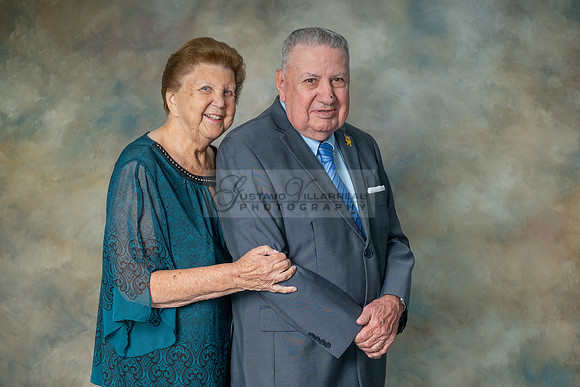 Barbara and Ron family portrait in Whittier Ca. 323-633-8283, ww