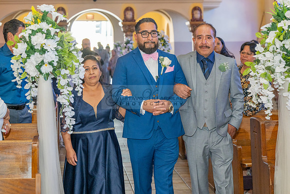 LINK-#1-Roberto y Brenda wedding celebration, ceremony at St. Thomas Apostle Catholic Church, reception at Royal Banquet Hall in Glendale, Gustavo Villarreal Photography, videography, 323-633-8283, ww