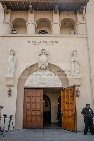 LINK-#1-Roberto y Brenda wedding celebration, ceremony at St. Thomas Apostle Catholic Church, reception at Royal Banquet Hall in Glendale, Gustavo Villarreal Photography, videography, 323-633-8283, ww