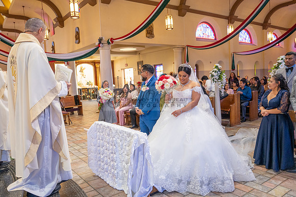 LINK #2-Roberto y Brenda wedding celebration, ceremony at St. Thomas Apostle Catholic Church, reception at Royal Banquet Hall in Glendale, Gustavo Villarreal Photography, videography, 323-633-8283, ww