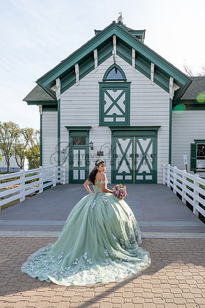 Geannah Gonzalez quinceanera, sweet 16, photo shoot at Heritage Park in Santa Fe Springs Ca. Gustavo Villarreal Photography, 323-633-8283