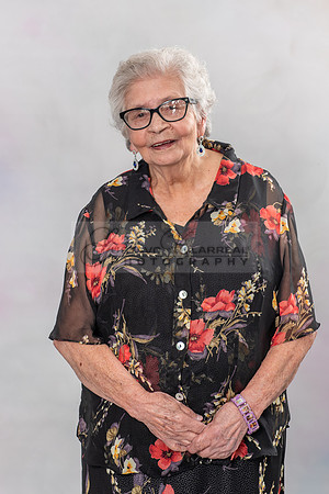 100 birthday celebration photo shoot in Whittier Ca, photography studios by Gustavo Villarreal Photography, 323-633-8283