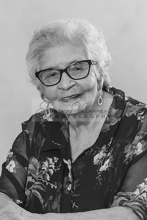 100 birthday celebration photo shoot in Whittier Ca, photography studios by Gustavo Villarreal Photography, 323-633-8283