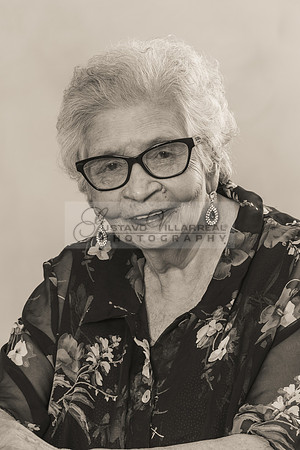 100 birthday celebration photo shoot in Whittier Ca, photography studios by Gustavo Villarreal Photography, 323-633-8283