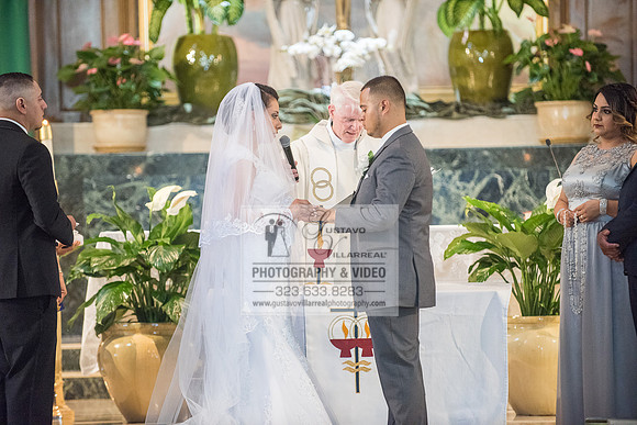 EVELIA Y JUAN weddings photography and video at St Joseph Catholic church in Hawthorne Ca, Reception venues at Temple of Emanuel of beberly hills Ca,  www.gustavovillarreal.com, 323-633-8283