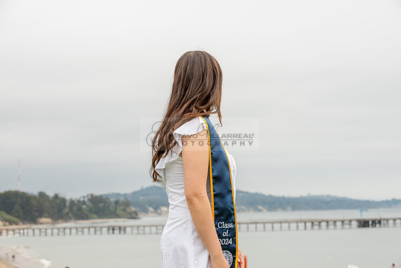 Lauren Berry graduation photos, portraits at UCSB Santa Barbara Ca. Gustavo Villarreal Photography, 323-633-8283
