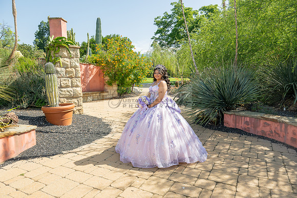 Arianna Ravelo quinceañera photoshoot at the Arboretum in Arcadia Ca. by Gustavo Villarreal Photography, 323-633-8283, www.gvphotoandvideo.com