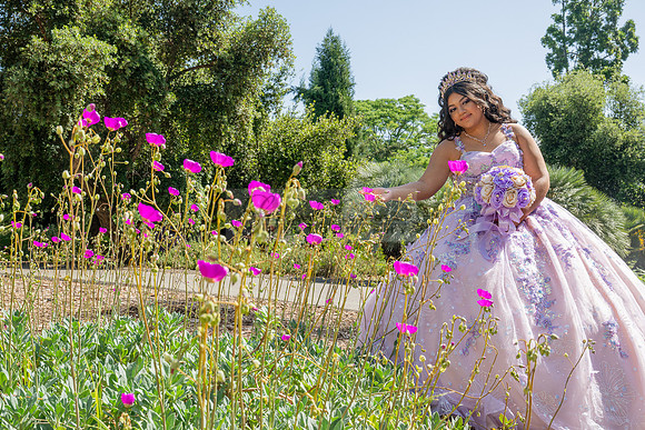 Arianna Ravelo quinceañera photoshoot at the Arboretum in Arcadia Ca. by Gustavo Villarreal Photography, 323-633-8283, www.gvphotoandvideo.com