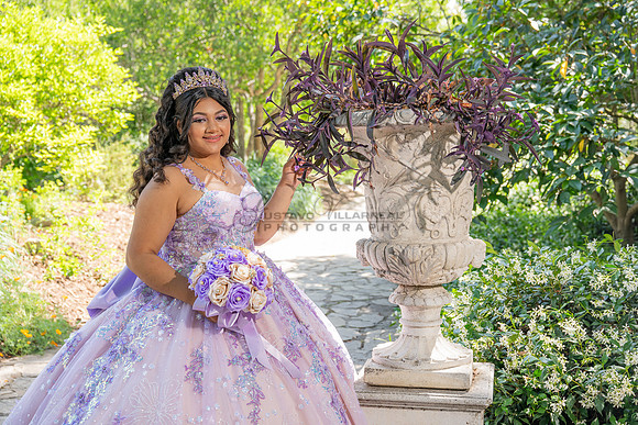 Arianna Ravelo quinceañera photoshoot at the Arboretum in Arcadia Ca. by Gustavo Villarreal Photography, 323-633-8283, www.gvphotoandvideo.com