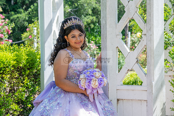 Arianna Ravelo quinceañera photoshoot at the Arboretum in Arcadia Ca. by Gustavo Villarreal Photography, 323-633-8283, www.gvphotoandvideo.com