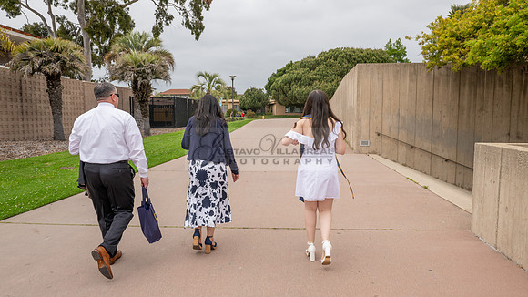 Lauren Berry graduation photos, portraits at UCSB Santa Barbara Ca. Gustavo Villarreal Photography, 323-633-8283