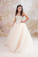 Hailey Lara Quinceaneras, Sweet sixteens, Weddings, family portraits photography and video in Montebello Ca, www.gustavovillarreal.com, 323-633-8283