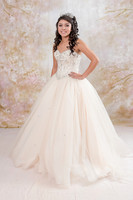 Hailey Lara Quinceaneras, Sweet sixteens, Weddings, family portraits photography and video in Montebello Ca, www.gustavovillarreal.com, 323-633-8283