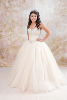 Hailey Lara Quinceaneras, Sweet sixteens, Weddings, family portraits photography and video in Montebello Ca, www.gustavovillarreal.com, 323-633-8283