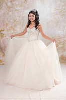 Hailey Lara Quinceaneras, Sweet sixteens, Weddings, family portraits photography and video in Montebello Ca, www.gustavovillarreal.com, 323-633-8283