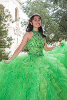 Diana Cordava-quinceanera-sweetsixteens-weddings-family-portrait