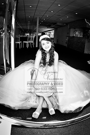 (323) 633-8283, Quinceaneras fotografia y video en Electra Cruis