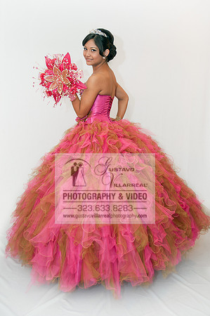 quinceaneras pictures in the Montebello City park, (323) 633-828