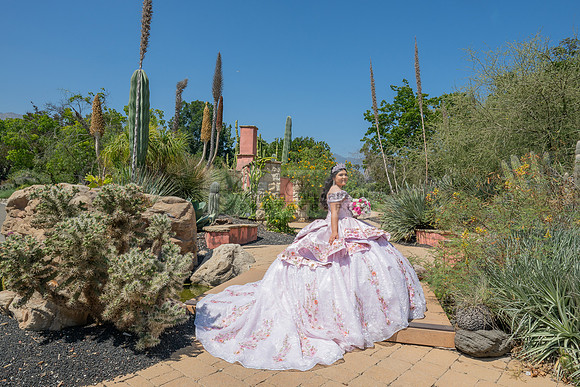 Sofia Mia quinceañera photos, videos, session, at Los Ageles Arboretum and Botanic Garden in Arcadia Ca, Gustavo Villarreal photographer, videographer, 323-633-8283, www.gvphotoandvideo.com