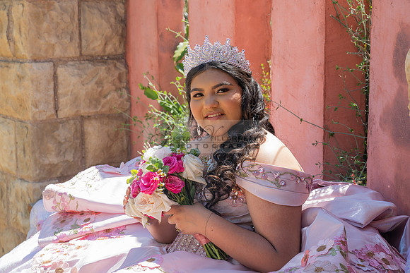 Sofia Mia quinceañera photos, videos, session, at Los Ageles Arboretum and Botanic Garden in Arcadia Ca, Gustavo Villarreal photographer, videographer, 323-633-8283, www.gvphotoandvideo.com