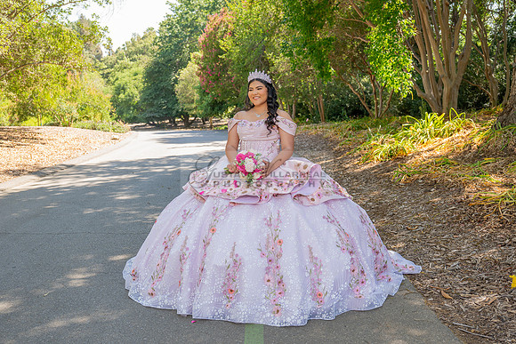 Sofia Mia quinceañera photos, videos, session, at Los Ageles Arboretum and Botanic Garden in Arcadia Ca, Gustavo Villarreal photographer, videographer, 323-633-8283, www.gvphotoandvideo.com