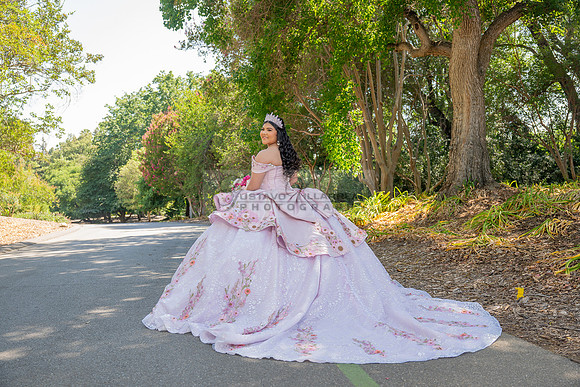Sofia Mia quinceañera photos, videos, session, at Los Ageles Arboretum and Botanic Garden in Arcadia Ca, Gustavo Villarreal photographer, videographer, 323-633-8283, www.gvphotoandvideo.com