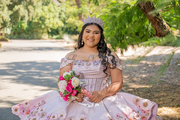 Sofia Mia quinceañera photos, videos, session, at Los Ageles Arboretum and Botanic Garden in Arcadia Ca, Gustavo Villarreal photographer, videographer, 323-633-8283, www.gvphotoandvideo.com