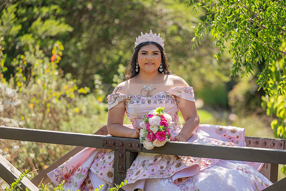 Sofia Mia quinceañera photos, videos, session, at Los Ageles Arboretum and Botanic Garden in Arcadia Ca, Gustavo Villarreal photographer, videographer, 323-633-8283, www.gvphotoandvideo.com