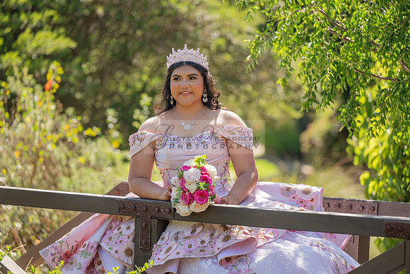 Sofia Mia quinceañera photos, videos, session, at Los Ageles Arboretum and Botanic Garden in Arcadia Ca, Gustavo Villarreal photographer, videographer, 323-633-8283, www.gvphotoandvideo.com