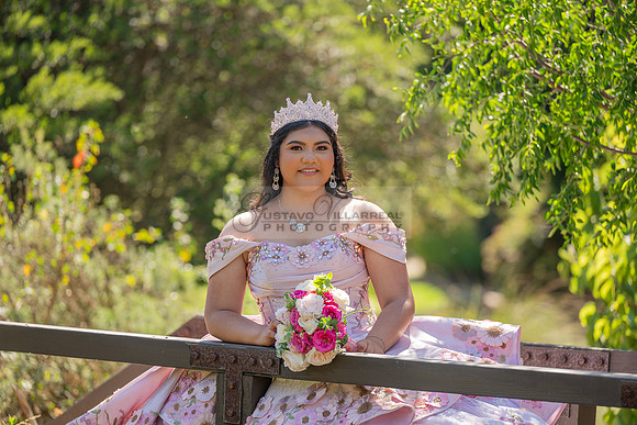 Sofia Mia quinceañera photos, videos, session, at Los Ageles Arboretum and Botanic Garden in Arcadia Ca, Gustavo Villarreal photographer, videographer, 323-633-8283, www.gvphotoandvideo.com