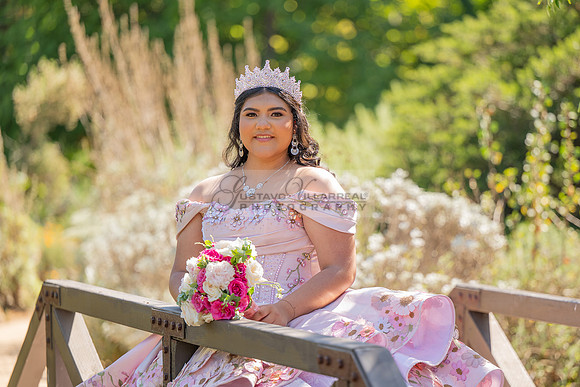Sofia Mia quinceañera photos, videos, session, at Los Ageles Arboretum and Botanic Garden in Arcadia Ca, Gustavo Villarreal photographer, videographer, 323-633-8283, www.gvphotoandvideo.com