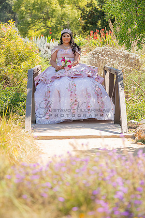 Sofia Mia quinceañera photos, videos, session, at Los Ageles Arboretum and Botanic Garden in Arcadia Ca, Gustavo Villarreal photographer, videographer, 323-633-8283, www.gvphotoandvideo.com
