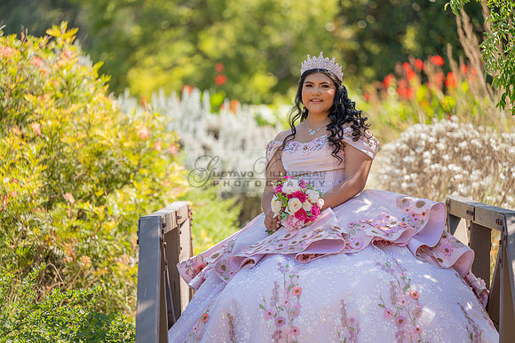 Sofia Mia quinceañera photos, videos, session, at Los Ageles Arboretum and Botanic Garden in Arcadia Ca, Gustavo Villarreal photographer, videographer, 323-633-8283, www.gvphotoandvideo.com