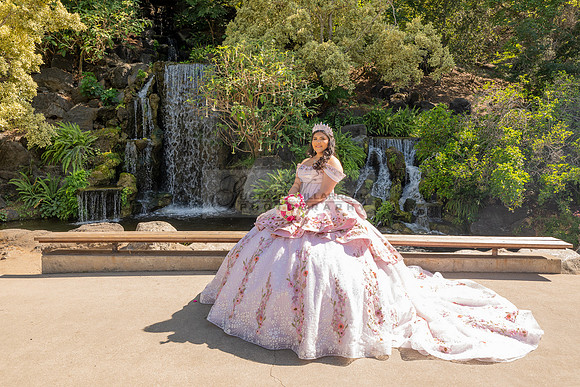 Sofia Mia quinceañera photos, videos, session, at Los Ageles Arboretum and Botanic Garden in Arcadia Ca, Gustavo Villarreal photographer, videographer, 323-633-8283, www.gvphotoandvideo.com
