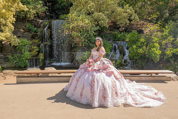 Sofia Mia quinceañera photos, videos, session, at Los Ageles Arboretum and Botanic Garden in Arcadia Ca, Gustavo Villarreal photographer, videographer, 323-633-8283, www.gvphotoandvideo.com