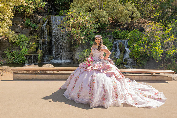 Sofia Mia quinceañera photos, videos, session, at Los Ageles Arboretum and Botanic Garden in Arcadia Ca, Gustavo Villarreal photographer, videographer, 323-633-8283, www.gvphotoandvideo.com