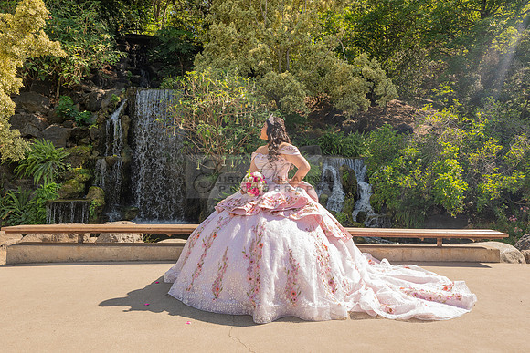 Sofia Mia quinceañera photos, videos, session, at Los Ageles Arboretum and Botanic Garden in Arcadia Ca, Gustavo Villarreal photographer, videographer, 323-633-8283, www.gvphotoandvideo.com