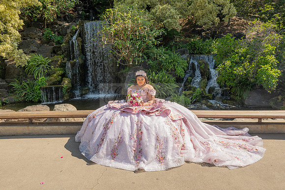 Sofia Mia quinceañera photos, videos, session, at Los Ageles Arboretum and Botanic Garden in Arcadia Ca, Gustavo Villarreal photographer, videographer, 323-633-8283, www.gvphotoandvideo.com