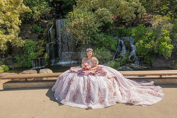 Sofia Mia quinceañera photos, videos, session, at Los Ageles Arboretum and Botanic Garden in Arcadia Ca, Gustavo Villarreal photographer, videographer, 323-633-8283, www.gvphotoandvideo.com