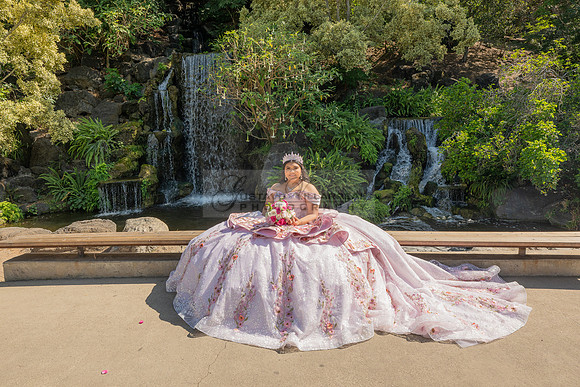 Sofia Mia quinceañera photos, videos, session, at Los Ageles Arboretum and Botanic Garden in Arcadia Ca, Gustavo Villarreal photographer, videographer, 323-633-8283, www.gvphotoandvideo.com